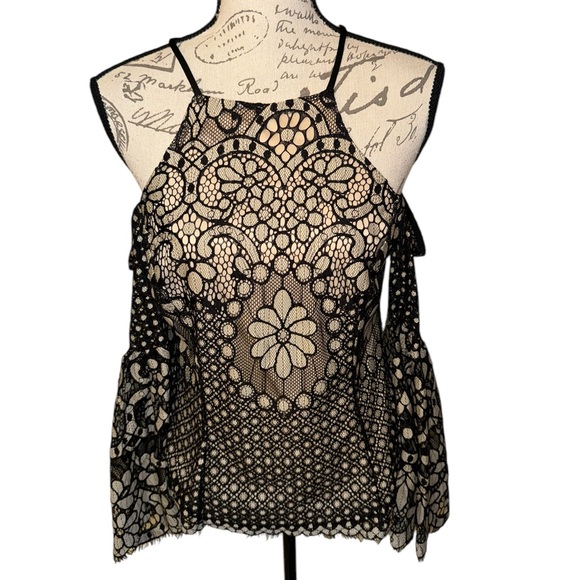 VENUS Top - Picture 2 of 8